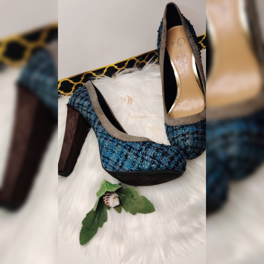 Jessica Simpson pumps